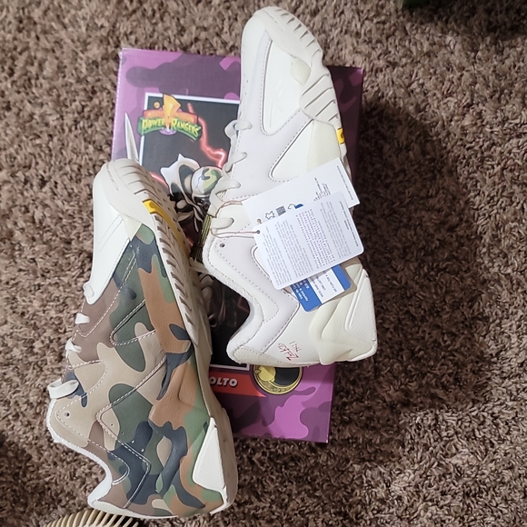 Reebok Power Rangers Kamikaze II Low "Alabaster/Pure Grey 10/Power Red" Men's - Picture 2 of 14